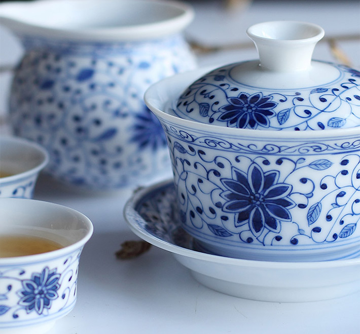 8头功夫茶具缠枝花-产品中心-景德镇陶瓷集团有限责任公司