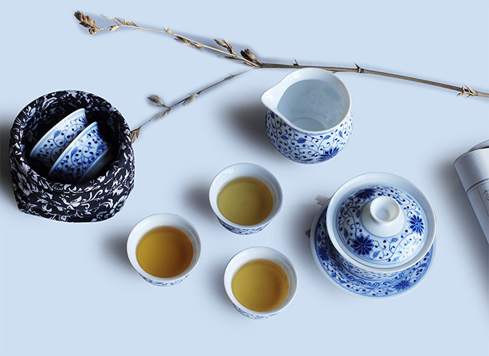8头功夫茶具缠枝花-产品中心-景德镇陶瓷集团有限责任公司