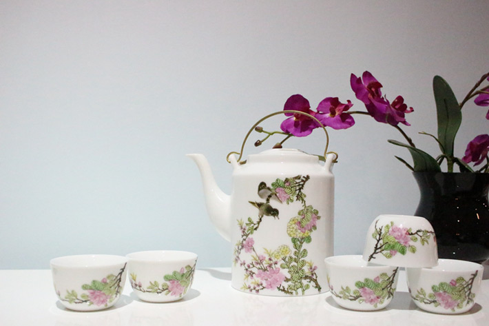 7头手绘茶具粉彩花鸟-产品中心-景德镇陶瓷集团有限责任公司