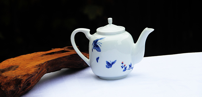 7头釉下青花茶具--满天红-产品中心-景德镇陶瓷集团有限责任公司
