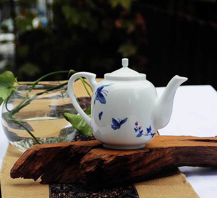 7头釉下青花茶具--满天红-产品中心-景德镇陶瓷集团有限责任公司