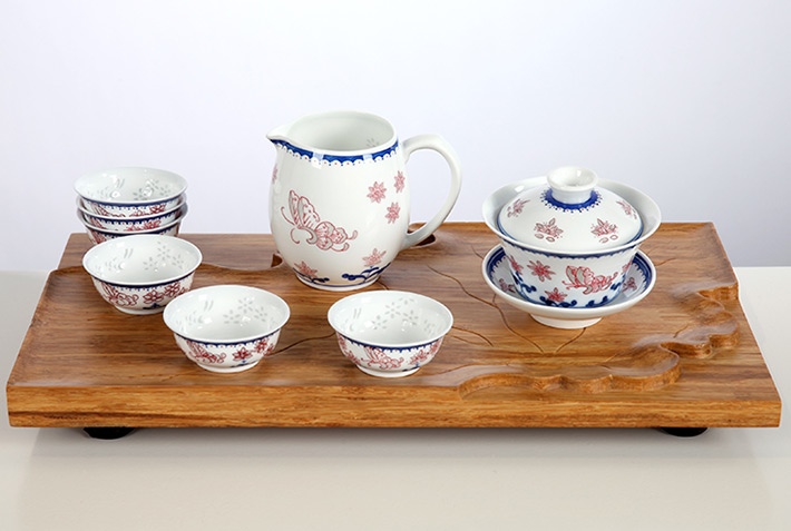 8头青花釉里红茶具蝶舞-产品中心-景德镇陶瓷集团有限责任公司