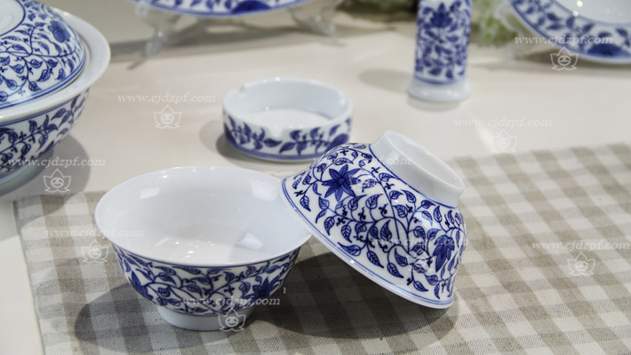 56头青花手绘缠枝莲中餐具-产品中心-景德镇陶瓷集团有限责任公司