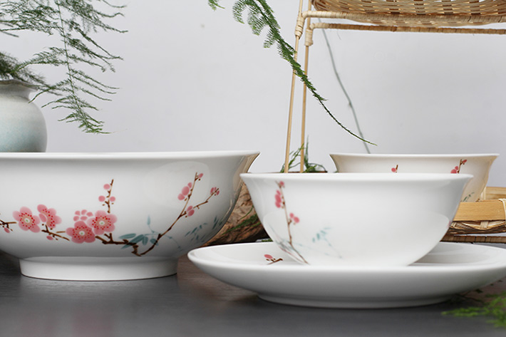 48头中餐具--翠竹红梅-产品中心-景德镇陶瓷集团有限责任公司