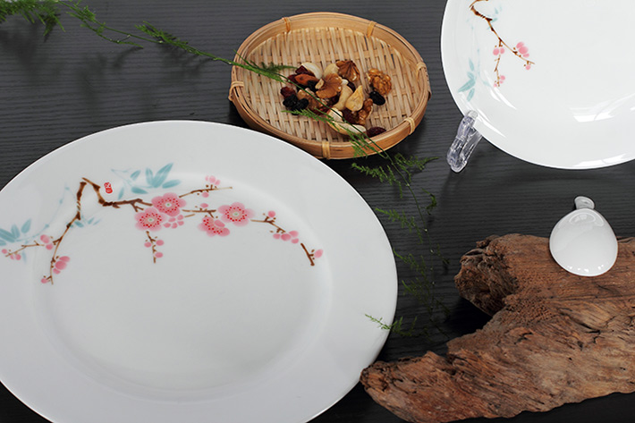 48头中餐具--翠竹红梅-产品中心-景德镇陶瓷集团有限责任公司