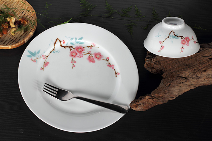 48头中餐具--翠竹红梅-产品中心-景德镇陶瓷集团有限责任公司