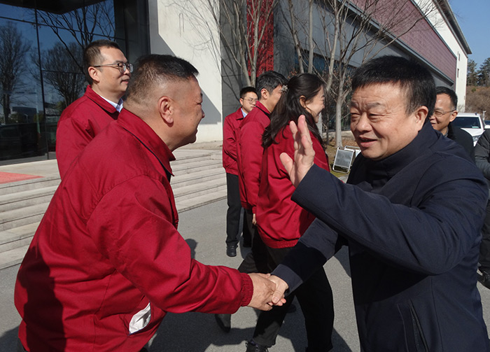 市国资委党委书记、主任朱一生一行到景陶集团走访慰问干部职工-公司动态-景德镇陶瓷集团有限责任公司
