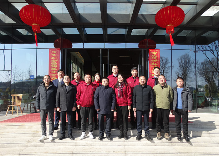 市国资委党委书记、主任朱一生一行到景陶集团走访慰问干部职工-公司动态-景德镇陶瓷集团有限责任公司