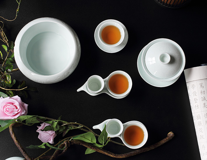 28头手工镌刻茶具-产品中心-景德镇陶瓷集团有限责任公司