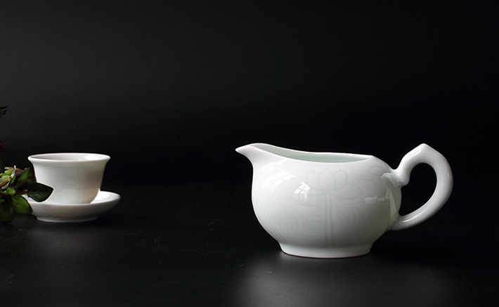 28头手工镌刻茶具-产品中心-景德镇陶瓷集团有限责任公司