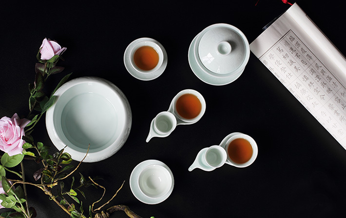 28头手工镌刻茶具-产品中心-景德镇陶瓷集团有限责任公司