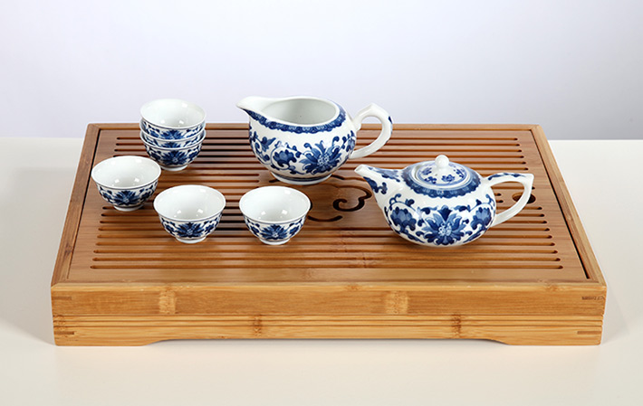 8头手绘青花时光茶具洋莲-产品中心-景德镇陶瓷集团有限责任公司