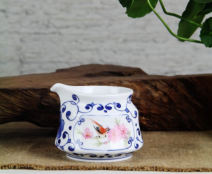 8头青花斗彩功夫茶具水点桃花-产品中心-景德镇陶瓷集团有限责任公司