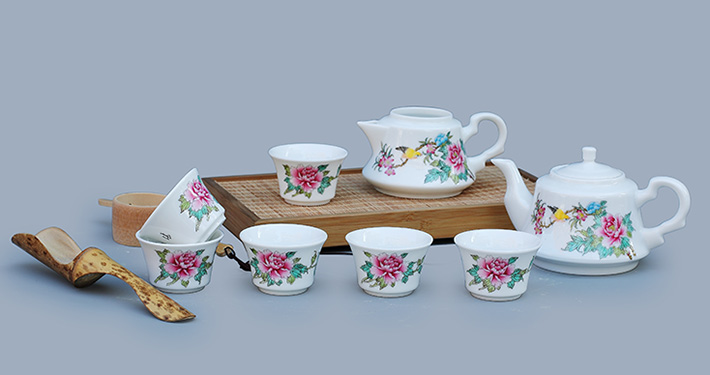 8头茶具（莺歌燕语）-产品中心-景德镇陶瓷集团有限责任公司