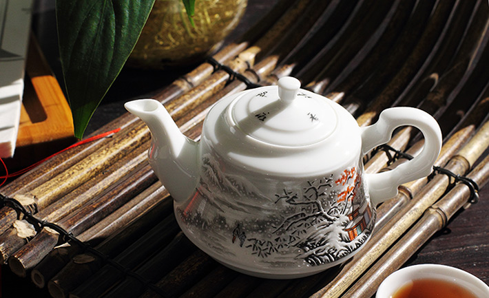 8头茶具雪景-产品中心-景德镇陶瓷集团有限责任公司