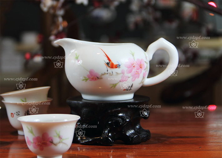手绘功夫茶具(竹质茶海)水点桃花-产品中心-景德镇陶瓷集团有限责任公司