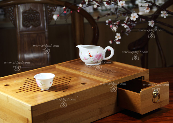 手绘功夫茶具(竹质茶海)水点桃花-产品中心-景德镇陶瓷集团有限责任公司