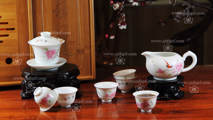 手绘功夫茶具(竹质茶海)水点桃花-产品中心-景德镇陶瓷集团有限责任公司