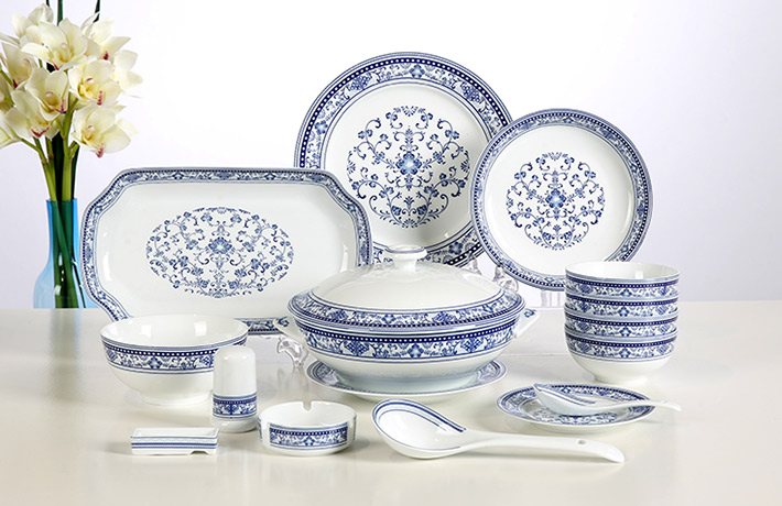 58头青花硕果中餐具-产品中心-景德镇陶瓷集团有限责任公司