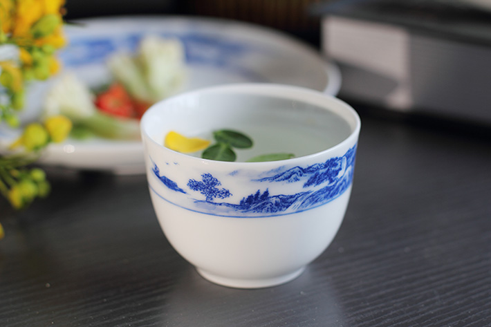 56头釉下彩中餐具山水-产品中心-景德镇陶瓷集团有限责任公司