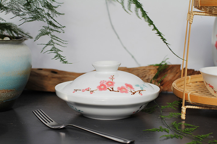 20头中餐具-翠竹红梅-产品中心-景德镇陶瓷集团有限责任公司