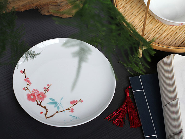 20头中餐具-翠竹红梅-产品中心-景德镇陶瓷集团有限责任公司