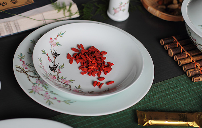 36头青釉中餐具--燕子桃花-产品中心-景德镇陶瓷集团有限责任公司