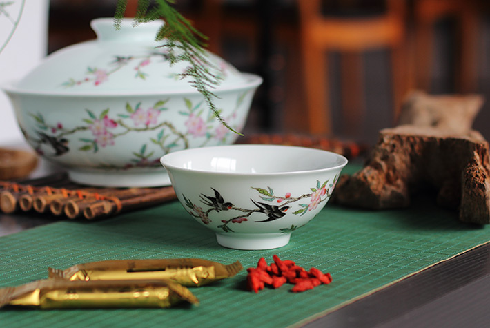 36头青釉中餐具--燕子桃花-产品中心-景德镇陶瓷集团有限责任公司