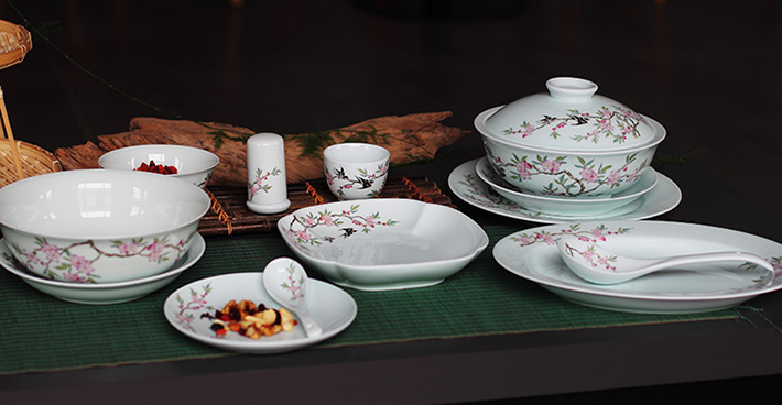 36头青釉中餐具--燕子桃花-产品中心-景德镇陶瓷集团有限责任公司