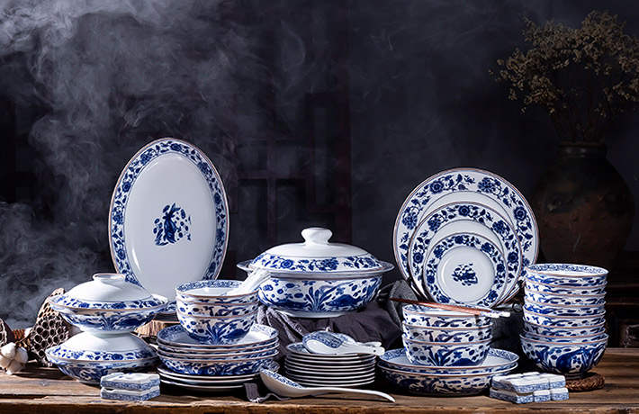 60头元青花繁华有鱼中餐具-产品中心-景德镇陶瓷集团有限责任公司