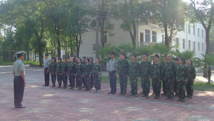 2012公司首届营销职员培训班在市委党校结业-公司动态-景德镇陶瓷集团有限责任公司