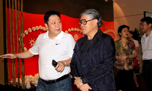 天下政协教科文卫体委员会副主任霍震霆先生来我公司视察-公司动态-景德镇陶瓷集团有限责任公司
