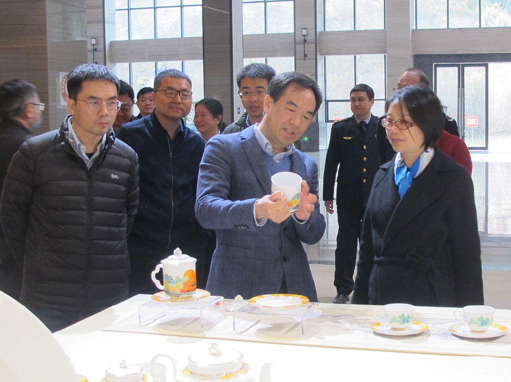 国家知识产权局专利局调研组崔海瑛一行到景陶集团考察-公司动态-景德镇陶瓷集团有限责任公司