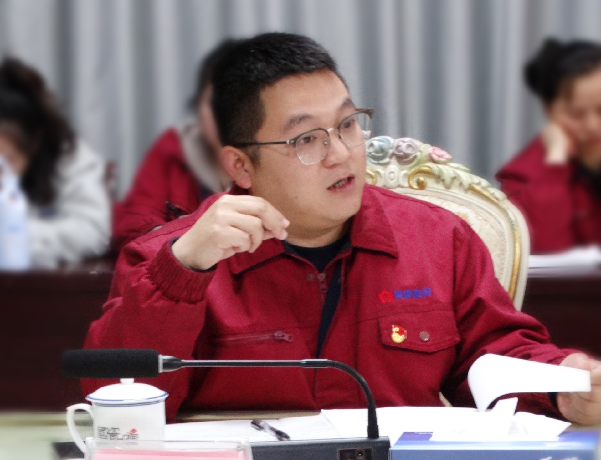 景陶集团召开月度司务会-公司动态-景德镇陶瓷集团有限责任公司